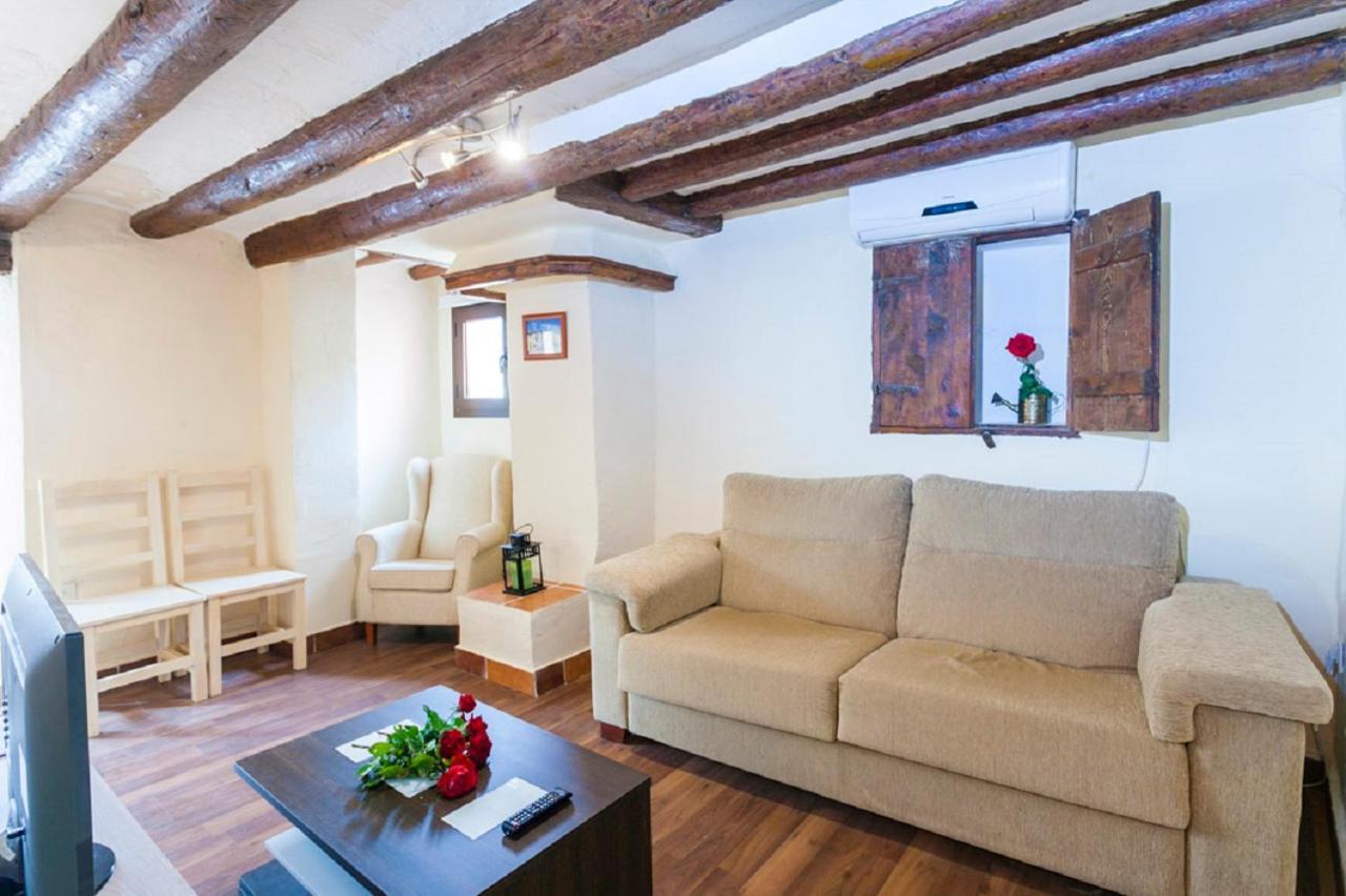 Apartamentos Casa Samper Santa Eulalia de Gállego Rum bild