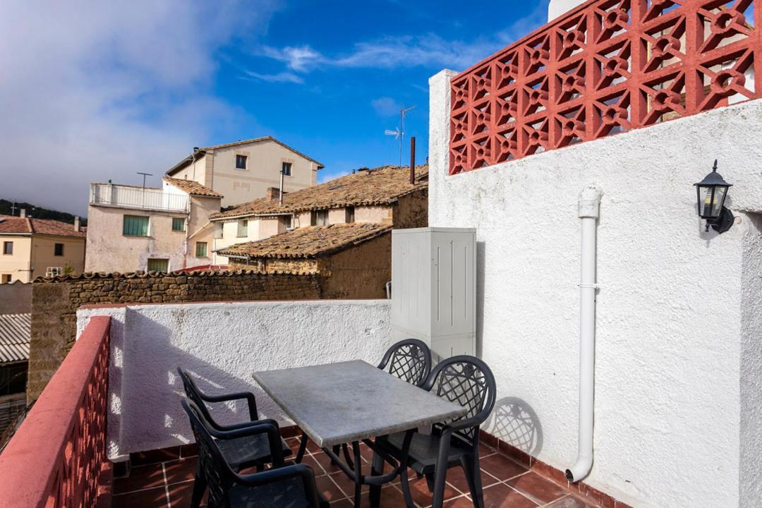 Apartamentos Casa Samper Santa Eulalia de Gállego Rum bild