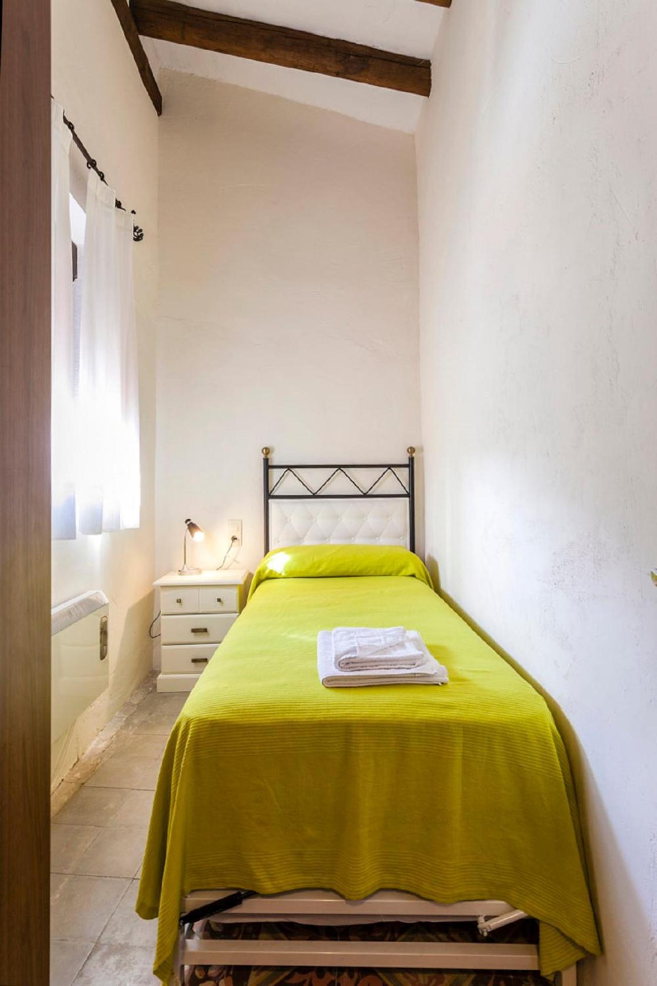 Apartamentos Casa Samper Santa Eulalia de Gállego Rum bild