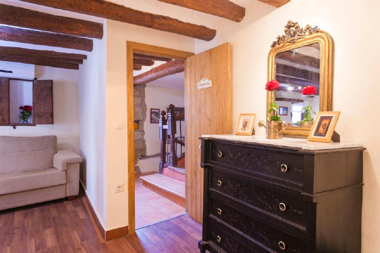 Apartamentos Casa Samper Santa Eulalia de Gállego Rum bild